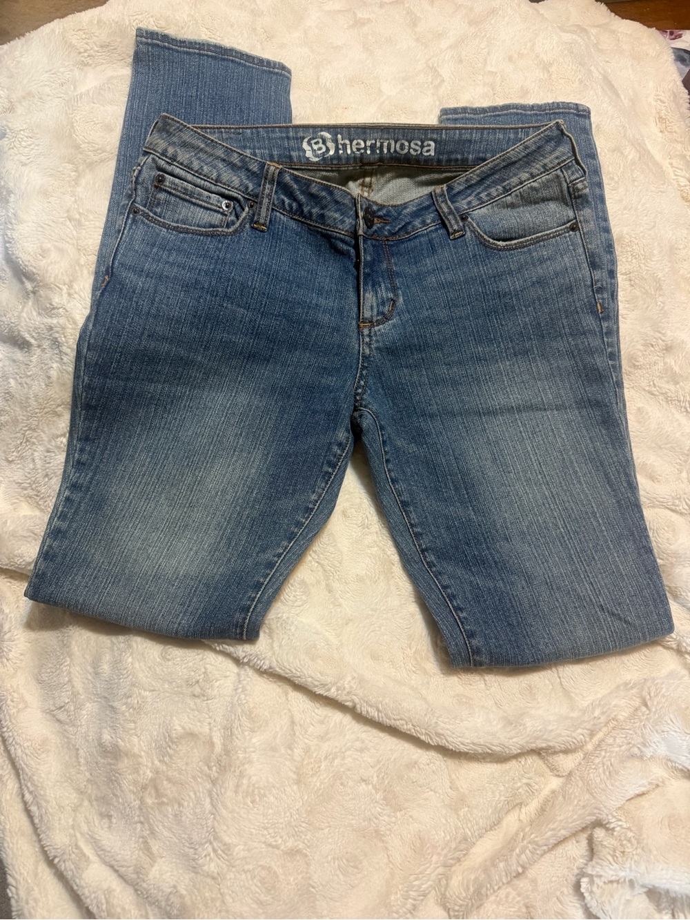 Bullhead Women's Light-Medium Blue super skinny 9 long